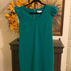 Green short sleeve dress